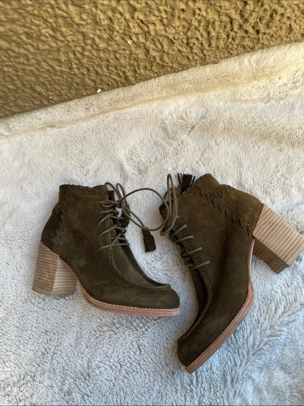 Stuart Weitzman The Wallawalla Suede Lace-Up Tassel Ankle Boots in Green Size 8
